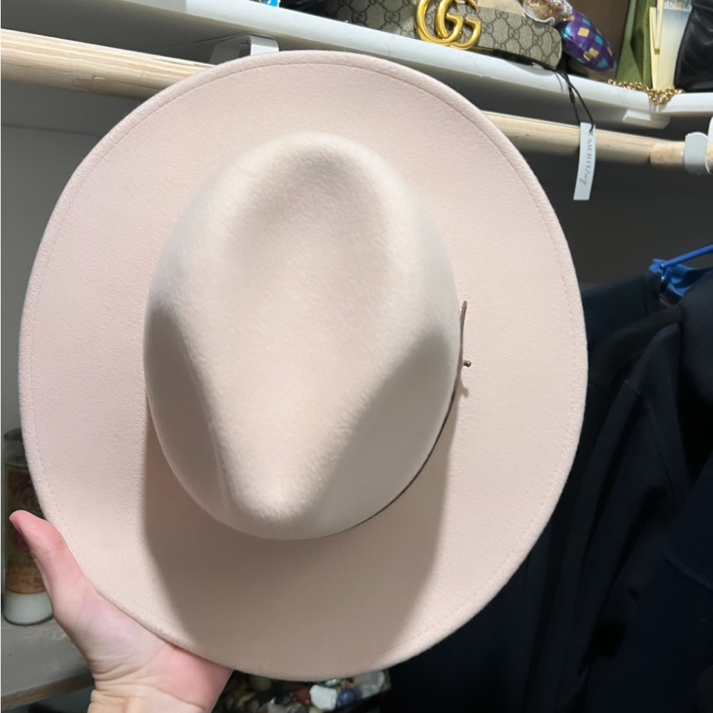 gigi lip hat fedora size medium blush